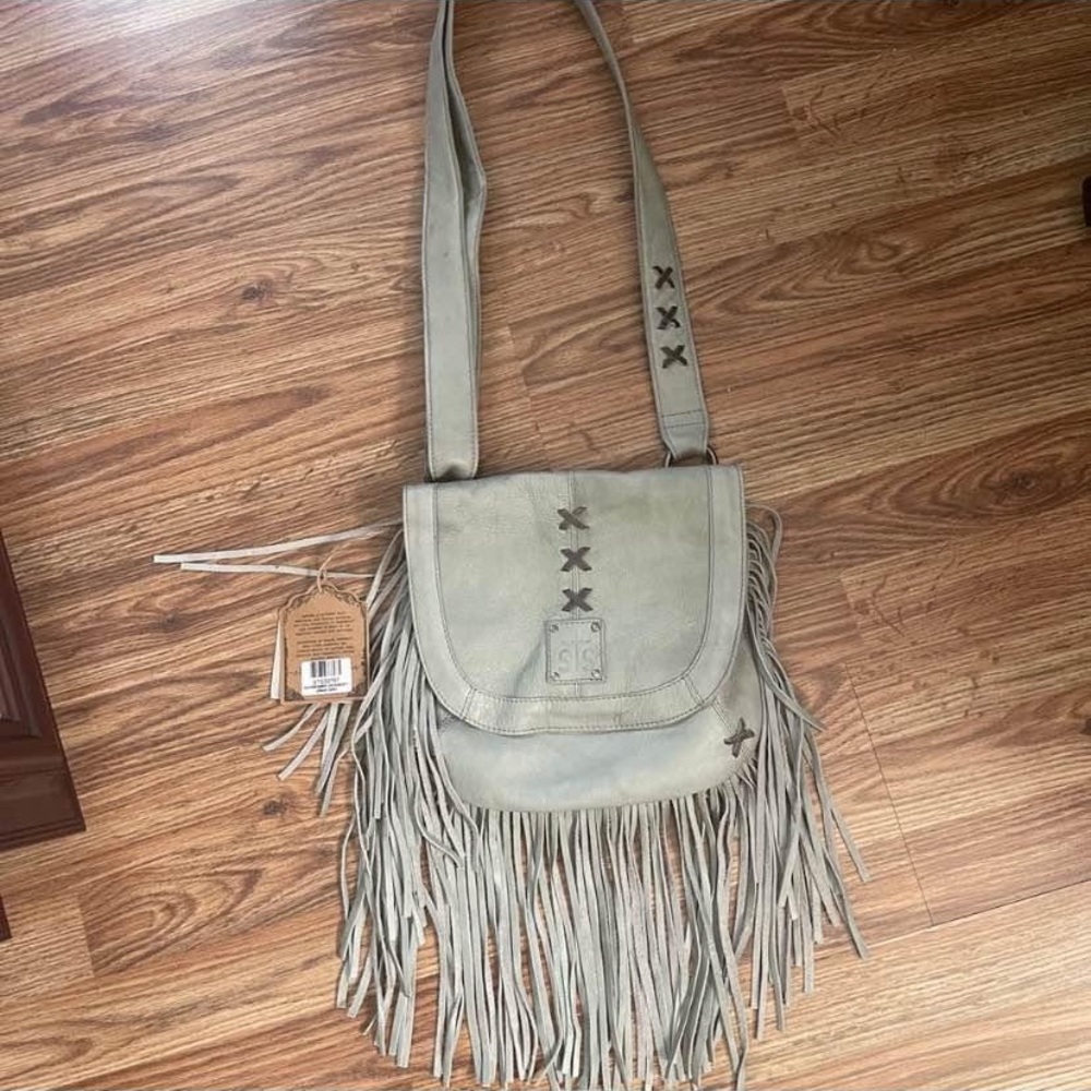 BNWT never used STS Ranchwear fringe crossbody purse!